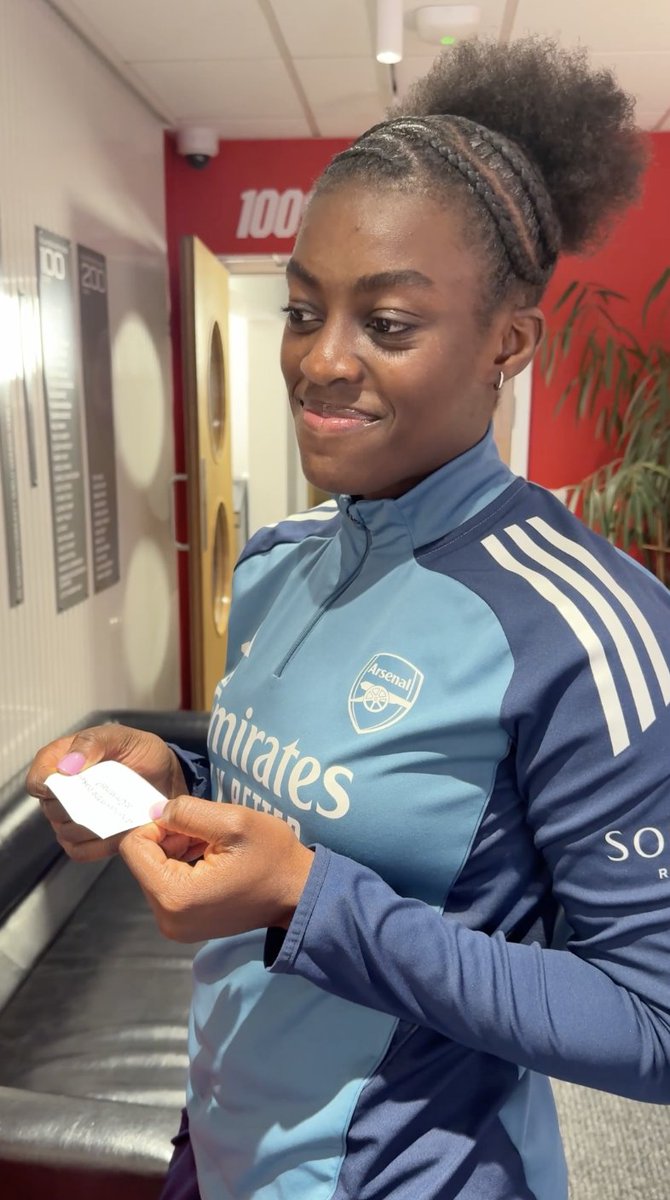 It’s Day 3 of our Advent Calendar🎅 Time for a 3 out of 10 cracker joke for Michelle 🤣