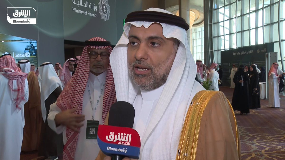 وزير الصحة السعودي، فهد الجلاجل في مقابلة مع "الشرق": 📌الخصخصة مستمرة في القطاع الصحي 📌 خلال العام الحالي أضفنا 1700 سرير للخدمات الصحية بجميع مناطق المملكة، إضافة إلى 2900 سرير من القطاع الخاص 📌 أطلقنا مستشفيات جديدة في عدة مناطق منها بريدة وحائل ووظهران الجنوب، ومكة المكرمة، إضافة إلى توسعة بعض المستشفيات القائمة 📌الاستثمارات الأجنبية في القطاع قفزت لنحو 133 مليار ريال في 2025، مرتفعة من 50 مليار ريال العام الماضي اللقاء جاء على هامش ملتقى الميزانية السعودية في الرياض فهد الجلاجل وزارة الصحة السعودية عبدالله السبيعي 🔴 تابعوا اقتصاد الشرق للمزيد
