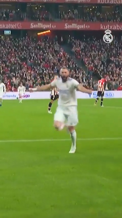 Esa rosquita… 💫 Karim Benzema