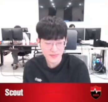 25.12.03 #scout (빛도자 요네 착용) 🦊: 요네 스킨? 🦊: T1요네 대회서버에서 쓰면 Q가 ㅈㄴ 좋던데 손맛이 🦊: 게임에서는 RP충전 잘 안해서 거의 산거없어요.
