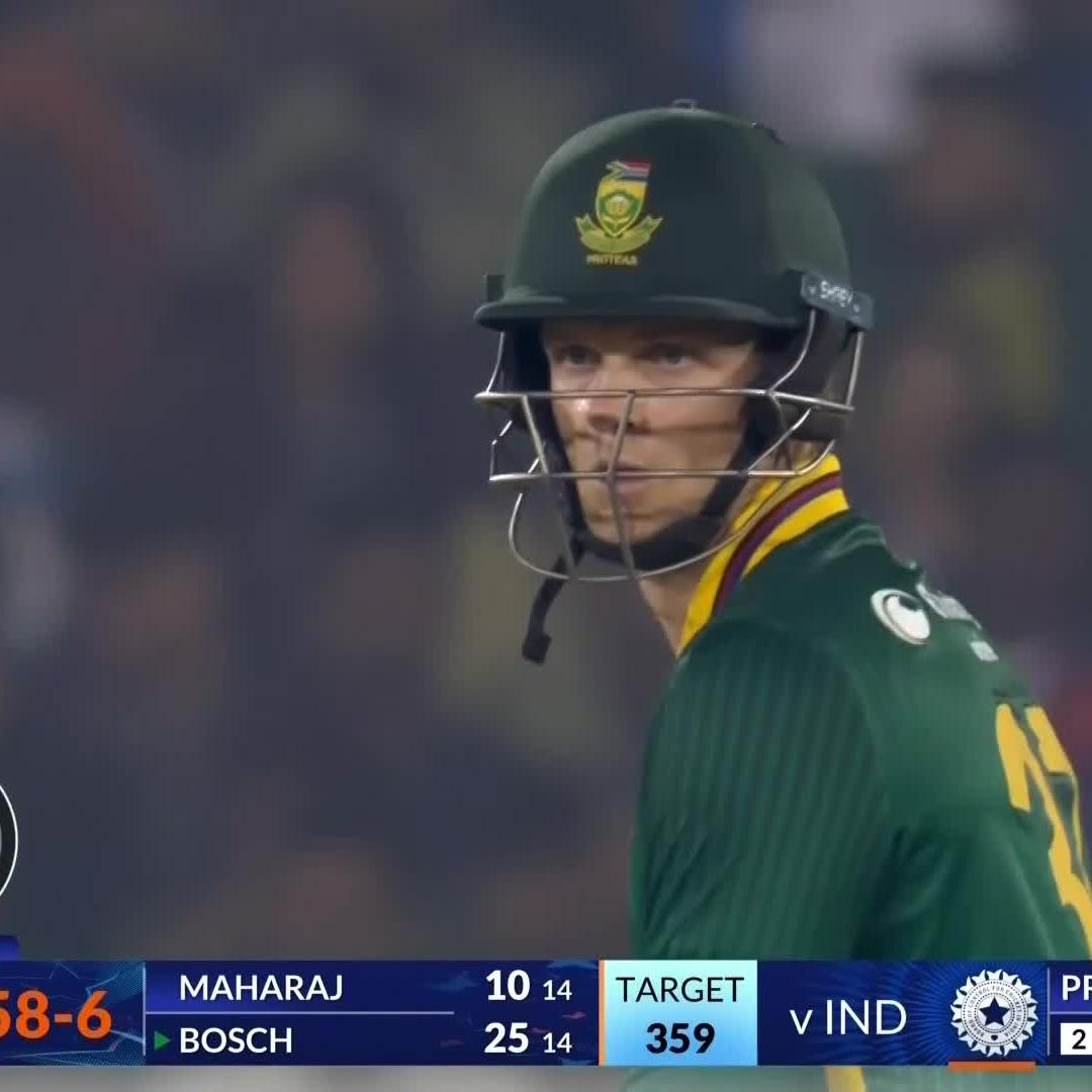 What a performance from the Proteas Men 🇿🇦🔥 The three-match ODI series is going to a decider on Saturday 🍿 #SSCricket | #INDvSA