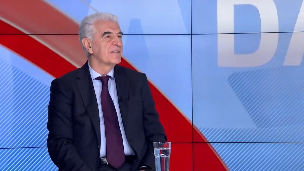 Advokat Borivoje Borović kazao je da je Tužilaštvo za organizovani kriminal videlo da su "kriminalne radnje izvršne vlasti ogromne" i da se zato okrenulo narodu. Istakao je i da je, ako TOK izda nalog za hapšenje, a policija po njemu ne postupi - izdaja naroda.