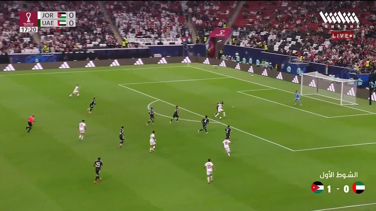كان يجب أن يسددها لاعب آخر 👀 نقاش بين نادر السيد وكيمو حول ركلة الجزاء المهدرة للأردن 🇯🇴❌ تابعوا الاستوديو التحليلي لمواجهة الأردن والإمارات في #كأس_العرب_على_شاشا 🏆 شاهد الآن مجاناً وبدون تسجيل دخول 📺