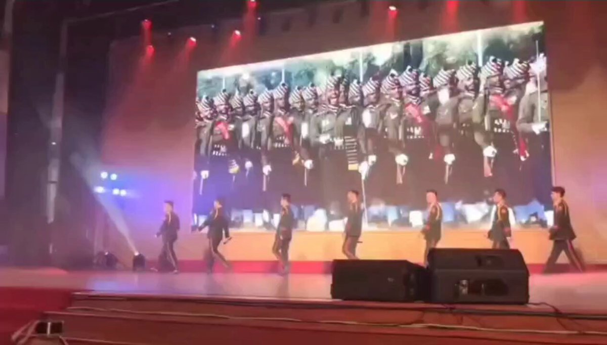 Goosebumps moment when Vietnamese soldiers presented this song for the Indian Army contingent at Hanoi during joint exercise 🎉🔥🇮🇳 🤝 🇻🇳