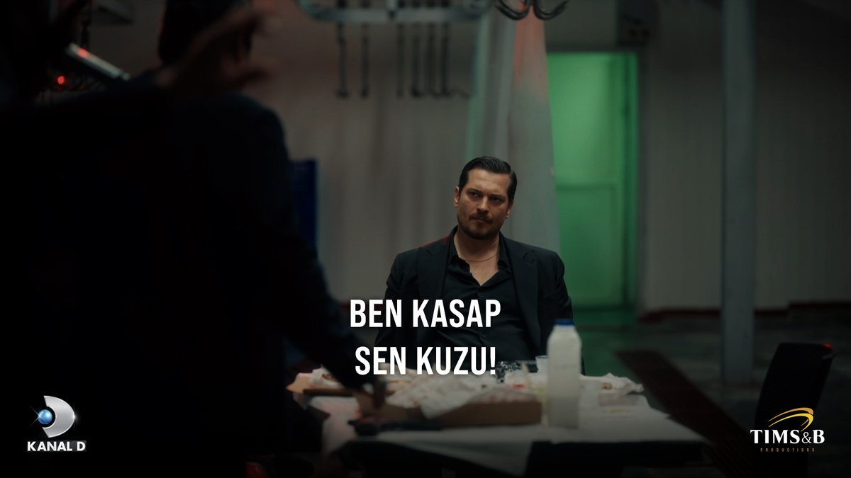 “Seni yaşamaya mahkum ediyorum!” Eşref’ten, Kasap’a sürpriz ziyaret. #EşrefRüya yeni bölümüyle #KanalD’de. @kanald @timsandb