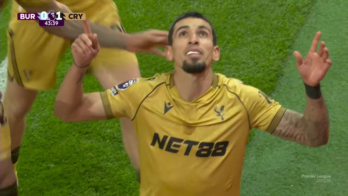 Otro gol de Daniel Muñoz 🇨🇴, que cada partido se afirma como uno de los mejores laterales del mundo.