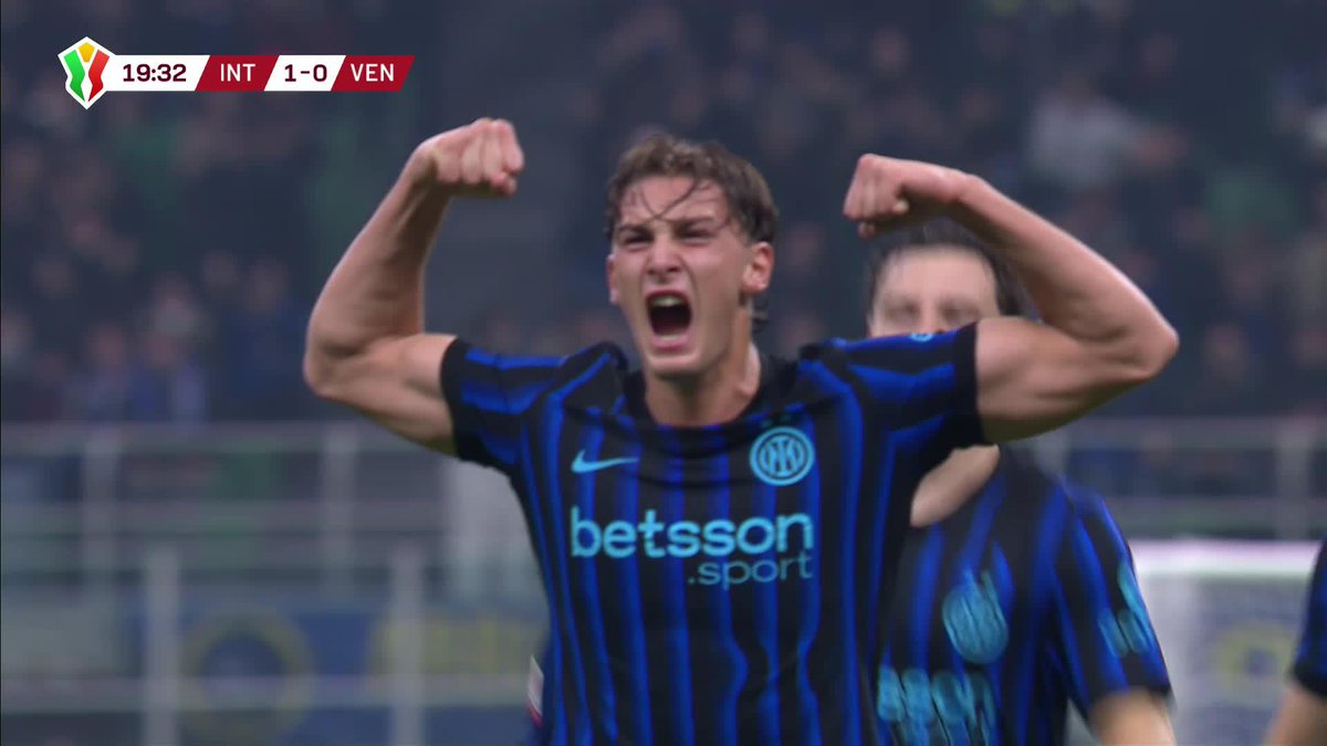 A sweet, sweet strike from Pio Esposito! 😍 Inter 2-0 up and in control against Venezia 🔵⚫