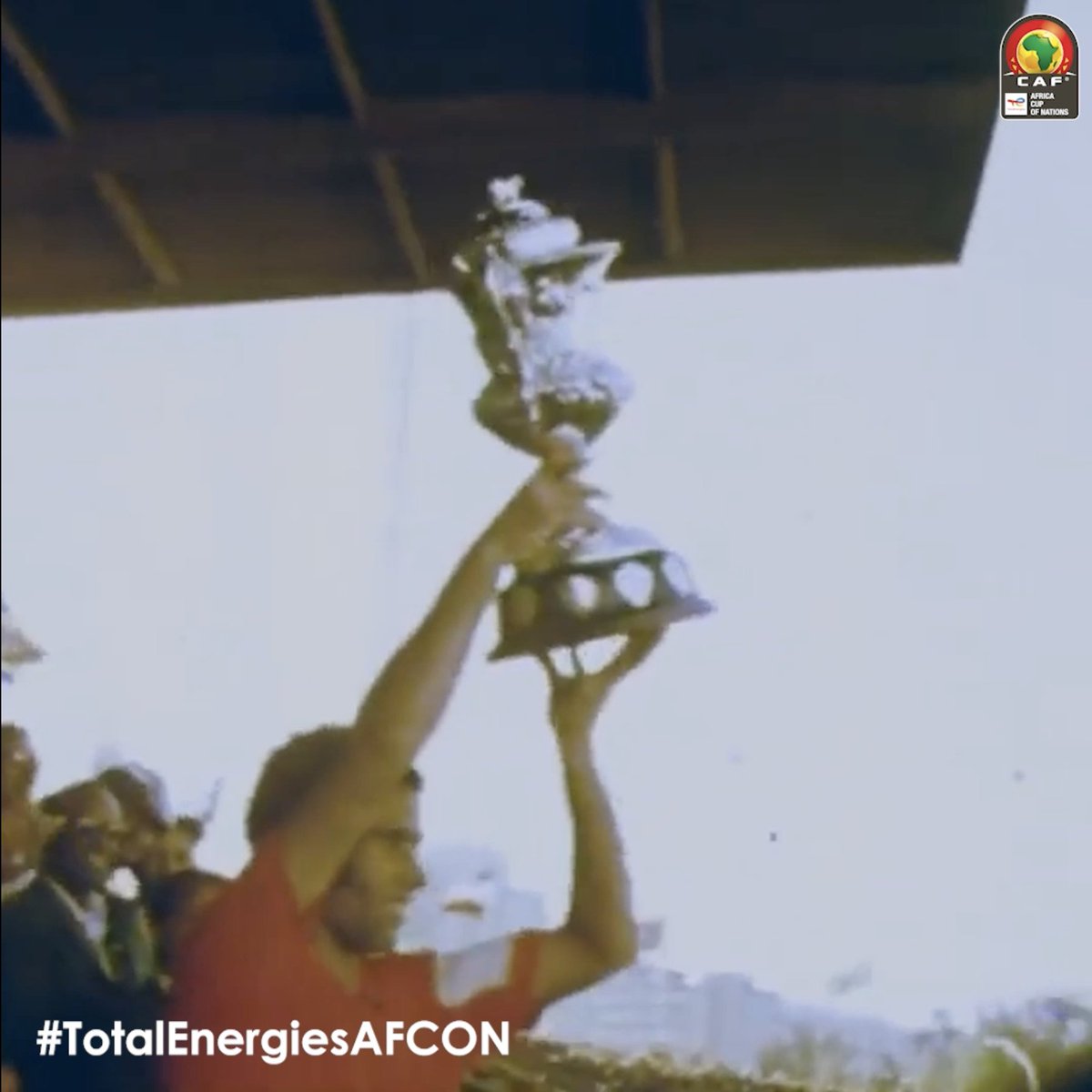 Les CAN gagné où y’avait même pas de barre sur les cages avec un trophée qui se déboite ça compte pas 🤣🤣🤣🤣