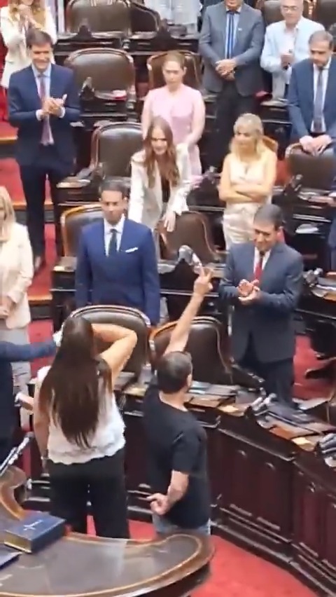 "Grabois": Por sus gestos al palco donde estaba Javier Milei durante la jura de los Diputados