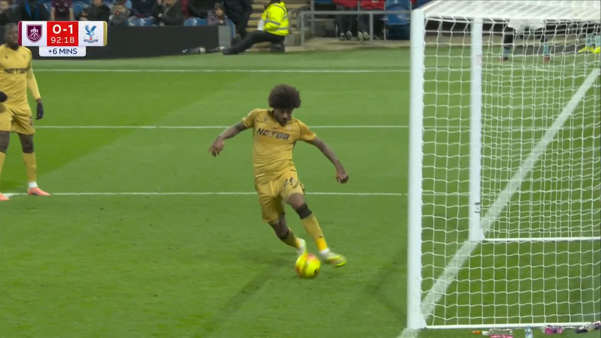 Chris Richards spares Dean Henderson's blushes! 😅