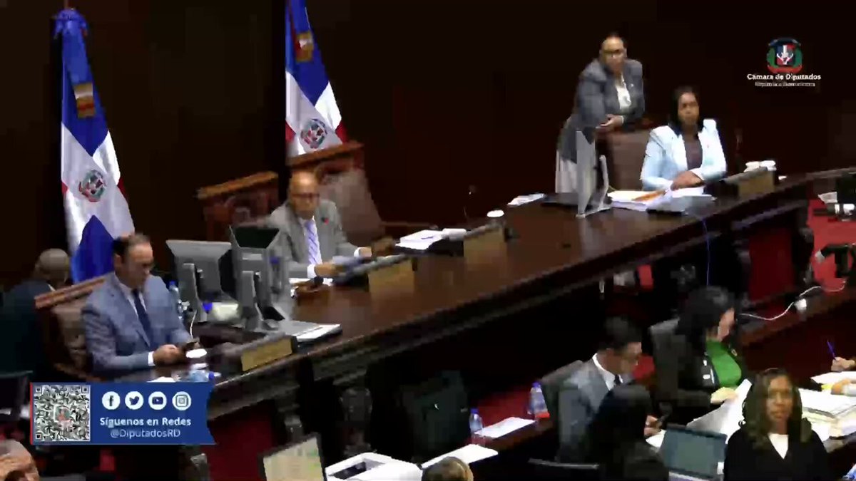 Con mucha dignidad; hoy decidí retirarme de la discusión del Código Procesal Penal. Con mi presencia y mi voto no iba a sancionar un Código tan importante permeado de tanta ilegitimidad en el proceso de aprobación y “estudio”