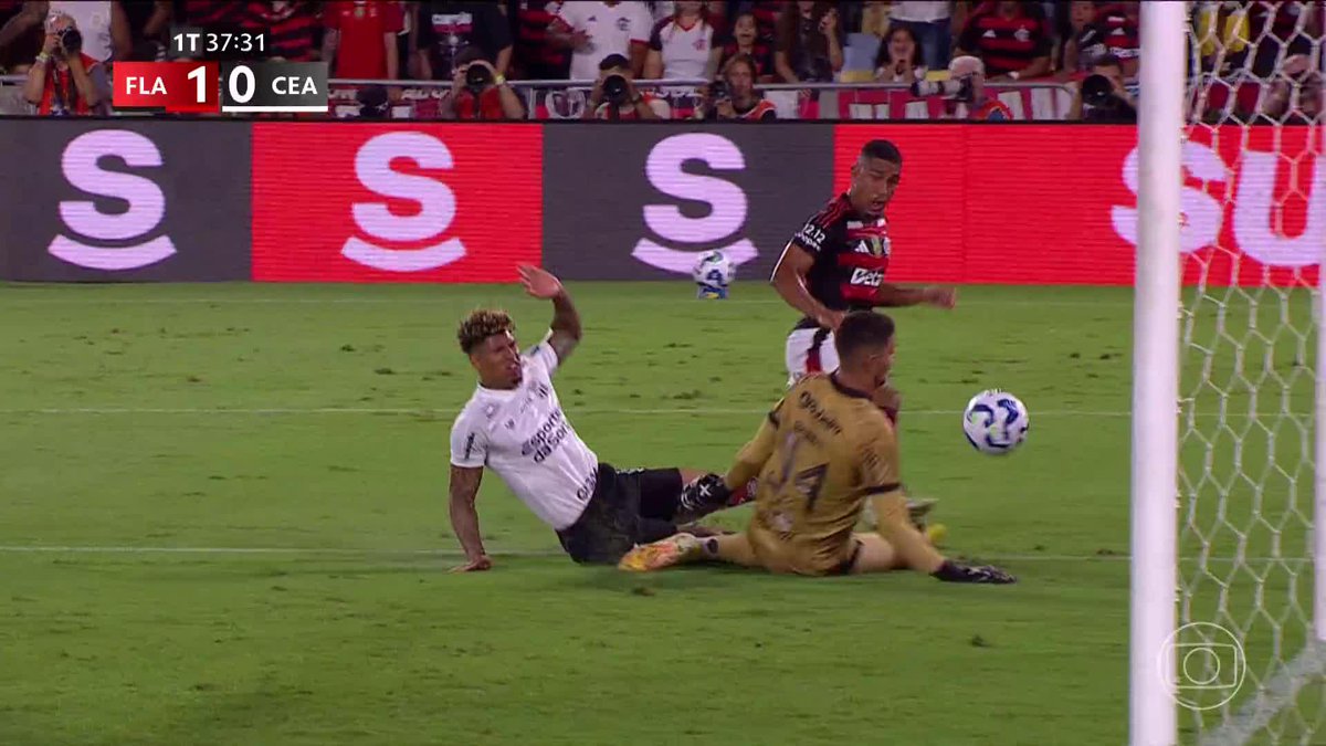 O passe de Carrascal, a deixada de Jorginho e o gol de Samuel Lino. Flamengo 1x0 Ceará no Maracanã. 🎥 TV Globo 📺 | ge