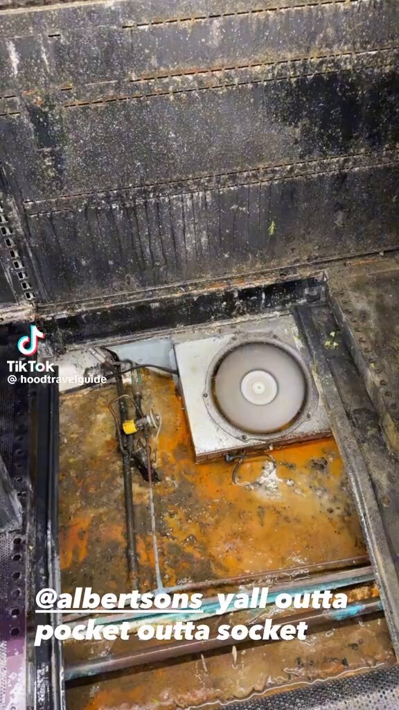 🚨 THEY LEFT THE PRODUCE TRAY OPEN - AND WHAT’S UNDER IT IS STRAIGHT-UP BIOHAZARD MATERIAL The tray is already open when the video starts and it’s filthy. Black mold on the walls. Orange rot water at the bottom. A fan blowing that mess directly onto the kale, lettuce, broccoli - all of it. No leak. No accident. This is the actual setup they’re using to “keep produce fresh” while it’s basically circulating contaminated runoff under the vegetables people buy and eat raw. Customers think they’re shopping clean… meanwhile the greens are getting hit with whatever is sitting in that tray. If THIS is what’s spraying the produce at your store, are you still buying anything from it?