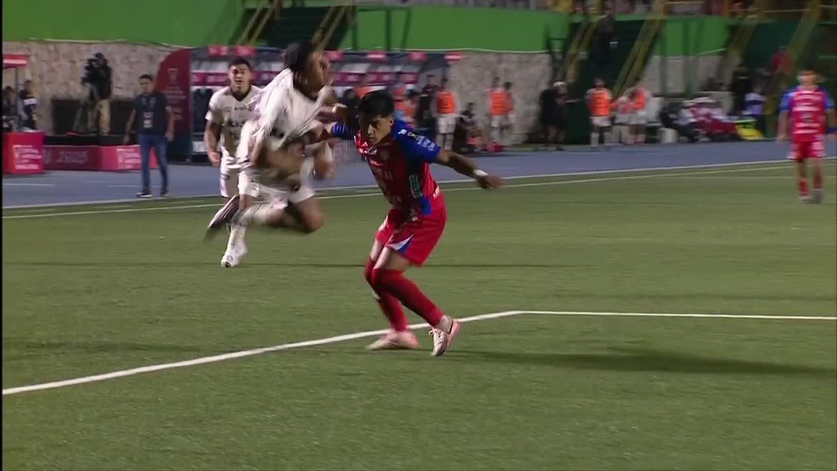👀 LA JUGADA DE LA POLÉMICA EN LA FINAL 🤯 ¿Fue penal o no sobre Anthony Hernández?😳 ▶️La Final de la 🏆#CopaCentroamericana en el Plan Premium de #DisneyPlus