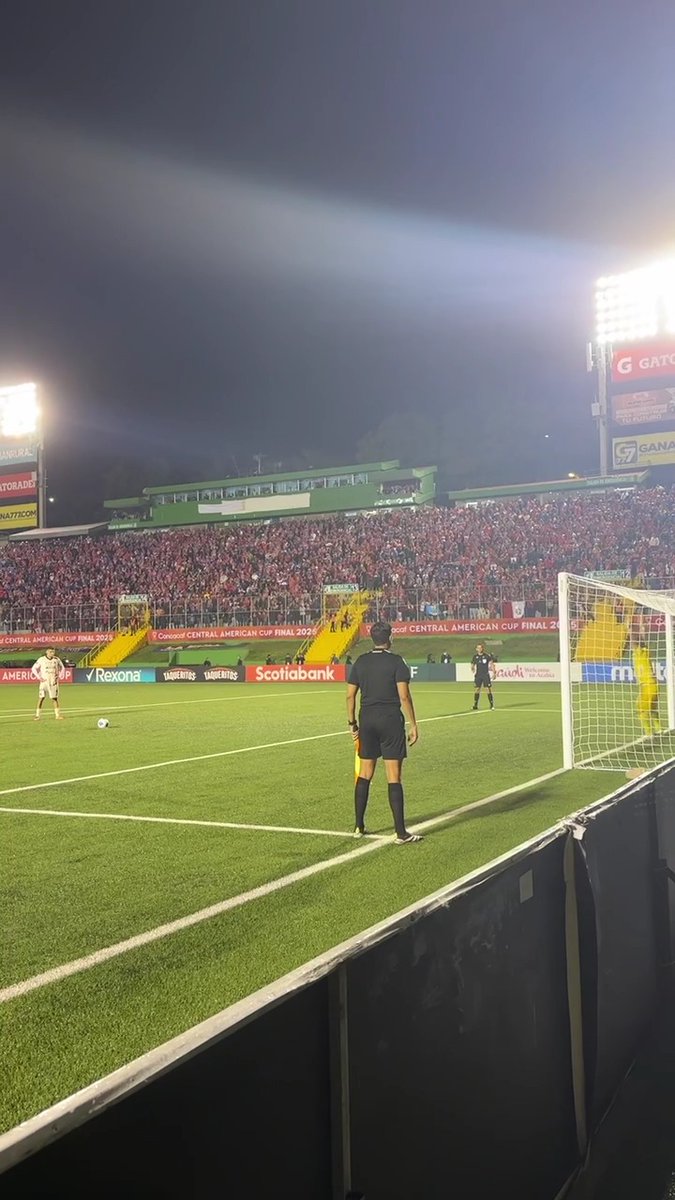 ¡El penal que le dio el tricampeonato a Alajuelense!