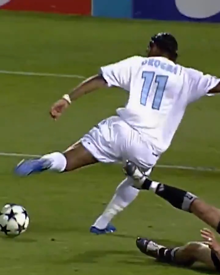 🇨🇮🪄 #GoalOfTheDay | Didier Drogba vs Newcastle (2004)