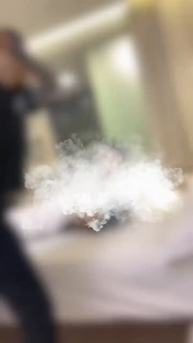 刚刚刷到的 国服第一百里玄策18秒60鞭 有人刷这个瓜吗真的不知道这些女孩子 喜欢精神小伙 啥.............难道是今天敢打她，明天就敢打天下？................我常常正常的与这个世界格格不入........