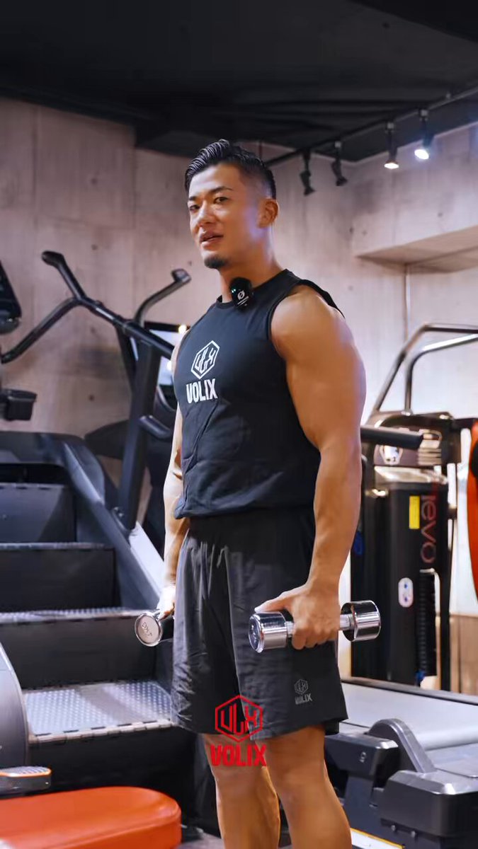 持田選手（おかずもち）に三角筋を大きくするためのサイドレイズについてレクチャーしていてもらいました！ 次はどの種目の解説をやってほしいかコメントしてね！ #筋トレ #volix #トレーニング #ちょこっと惜しい #肩トレ #三角筋