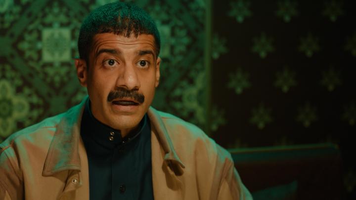 🚨 التريلر وصصصل! فيلم الأكشن والكوميديا #رهين من بطولة محمد الدوخي، يزيد المجيول، عبد العزيز السكيرين، علي مفرّح، عبد الله الدريس، أبرار فيصل وسعيد العويران. من إنتاج تلفاز١١ ويُعرض 11 ديسمبر على نتفليكس.