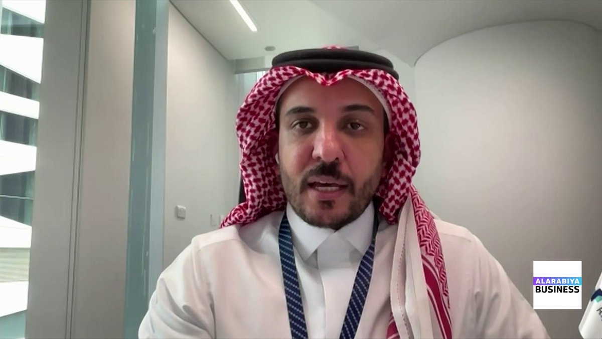 كبير الاقتصاديين في بنك الرياض د. نايف الغيث: 📌 للوصول إلى إيرادات الميزانية السعودية 2026 نحتاج إلى سعر نفط يقارب 85 دولارًا للبرميل وإنتاج يتراوح بين 10.2 و10.3 مليون برميل يوميًا 📌 الدين العام متوقع أن يصل لأقل من 33% من الناتج المحلي بنهاية 2026، وهي نسبة مريحة جدًا 📌 البنية التحتية والتشريعات أصبحت جاهزة لدعم توسع القطاع الخاص وزيادة مشاركته في الاقتصاد Lara Habib Chamat لارا حبيب شامات #جرس_الإغلاق #العربية_Business