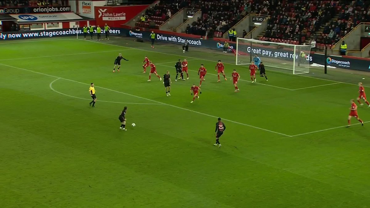 🗣️ "It is one of them you've got to give." 🗣️ "It is really harsh, but that is the law." St Mirren's disallowed goal and the penalty awarded against Aberdeen were analysed on Ref Watch ⤵️