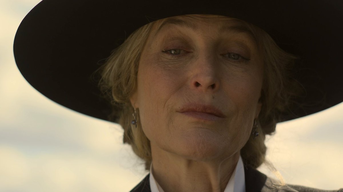Lena Headey vs. Gillian Anderson It's matriarch against matriarch in the new western drama series THE ABANDONS. Now playing.