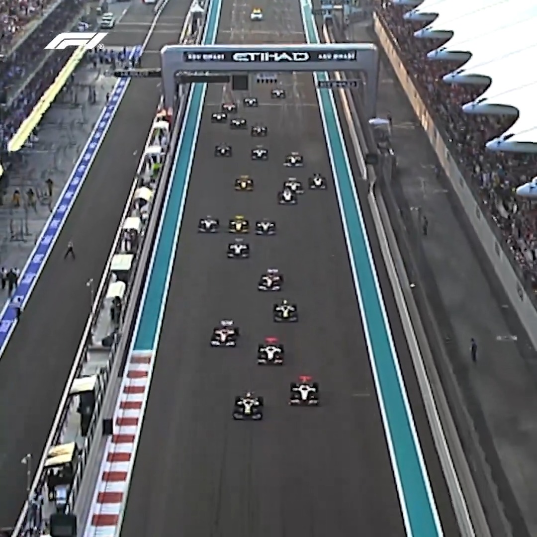 Du bist WELTMEISTER! 🏆 It was Vettel v Webber v Alonso v Hamilton in an incredible four-way battle for the title honours in 2010! 🤩 #F1 #AbuDhabiGP