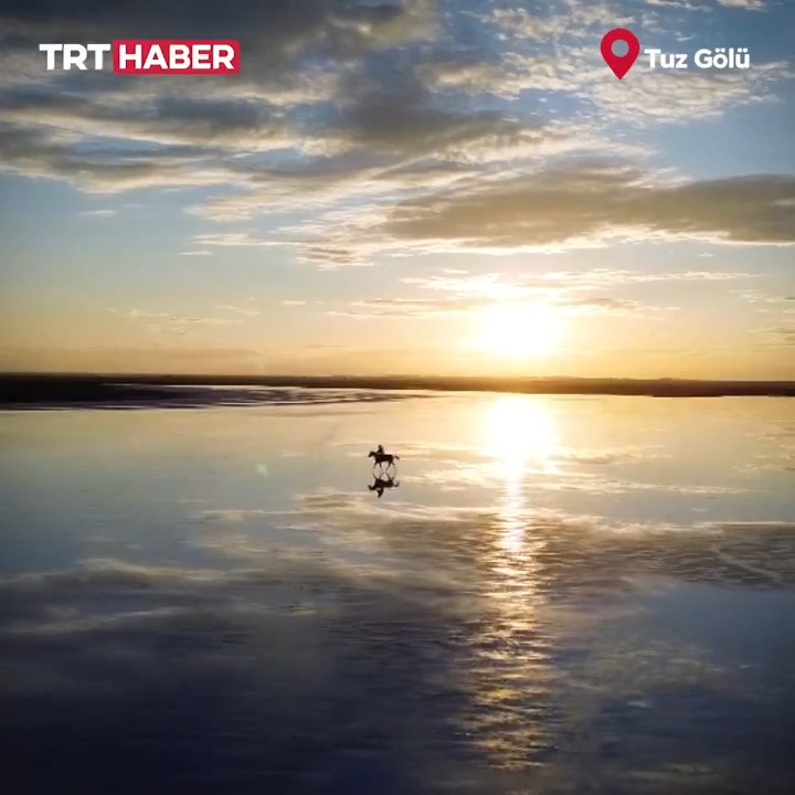 🌅 Tuz Gölü'nde gün batımı…
