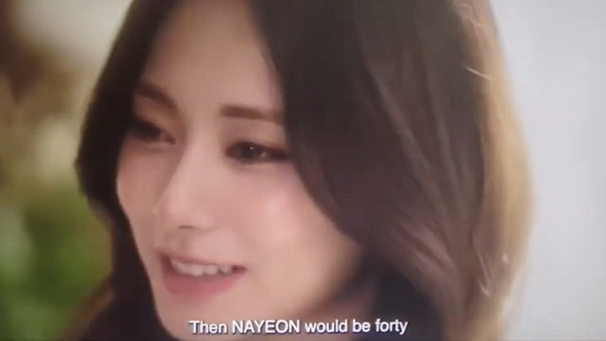 "What will TWICE be doing 10 years from now?" TZUYU: In ten years I'll be 35 or 36, then Nayeon would be 40 😭😭😭