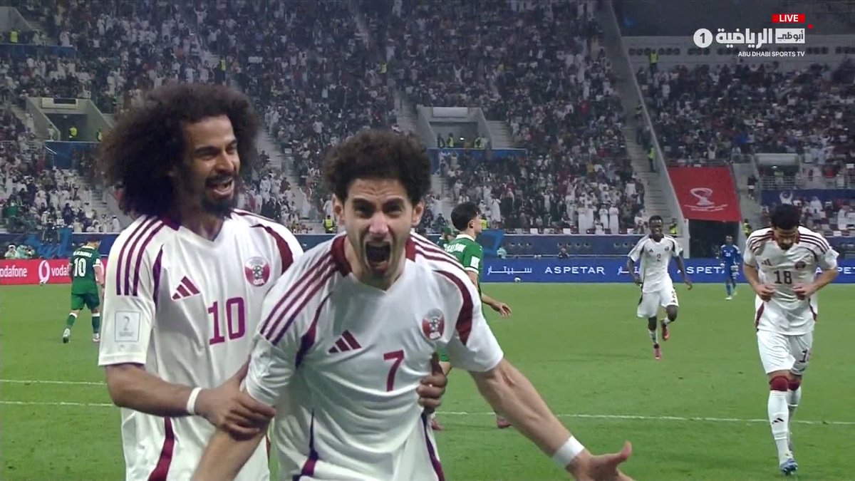 من ضربة رأسية رائعة.. أحمد علاء يضع منتخب قطر في المقدمة بهدف في شباك سوريا ⚽ #سوريا_قطر #كأس_العرب