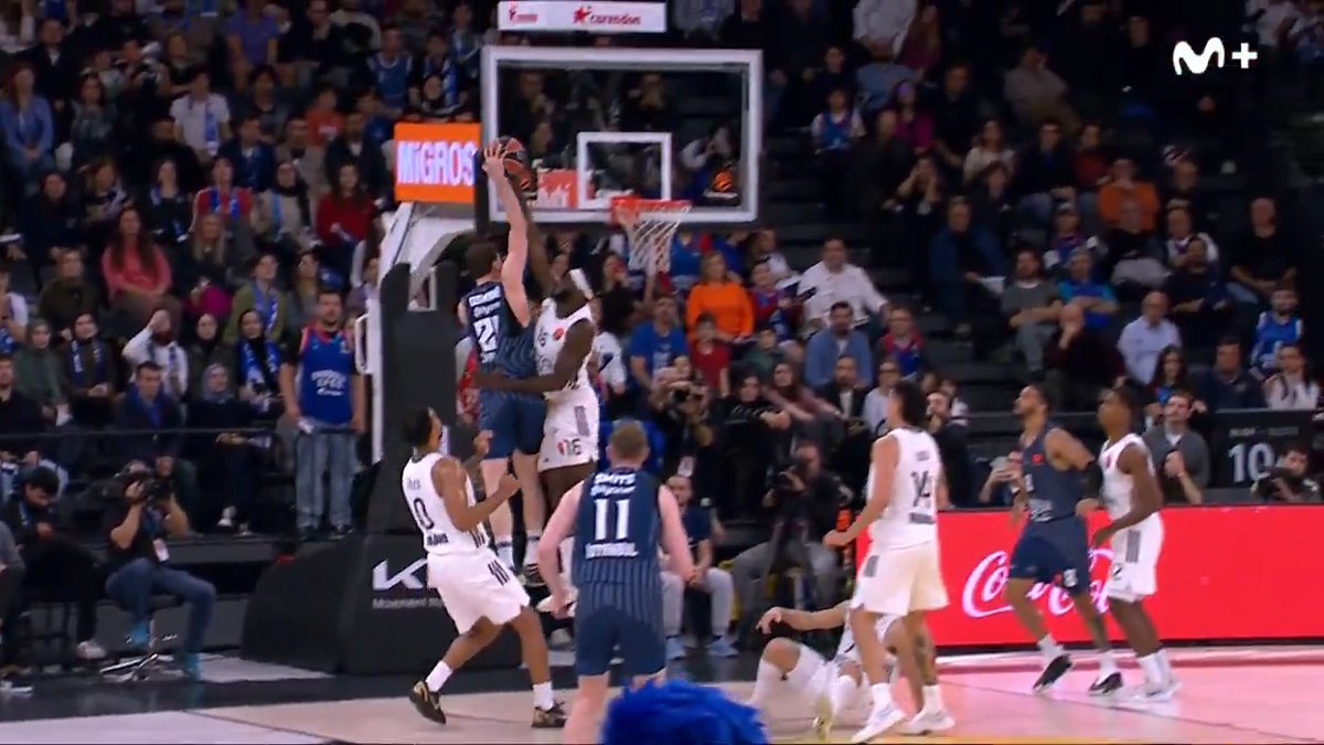 ¿¿¿QUÉ ACABAS DE HACER, Usman Garuba Alari??? ❌ Es un tapón de otro mundo. Es un tapón para ganar en Turquía al Efes. #EuroLeague