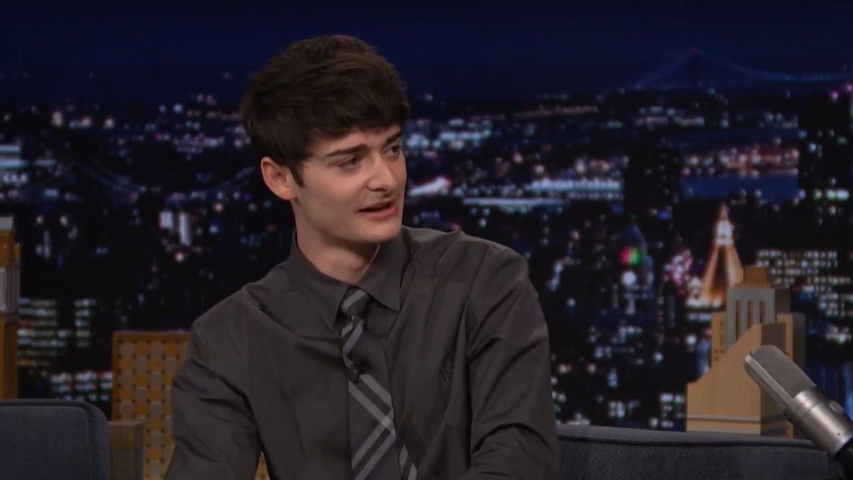 Noah Schnapp shares what it was like to direct the kid version of himself in that epic sƃuᴉɥʇ ɹǝƃuɐɹʇs flashback sequence! #FallonTonight #StrangerThings #StrangerThingsOnFallon
