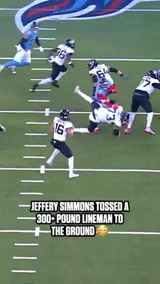 That's grown man strength, Jeffery Simmons 💪