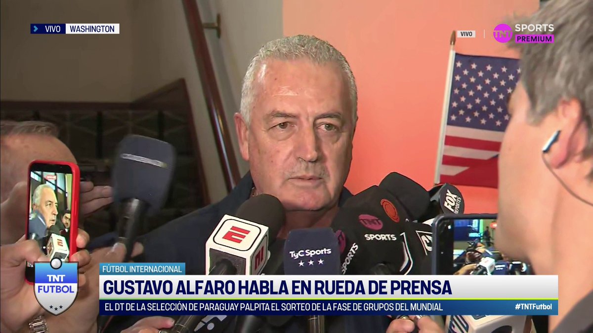 "EN RUSIA EMPEZÓ EL TRABAJO DE BLOQUES, EN QATAR SE VIO EL TRABAJO DE AMPLITUDES. HOY VEO LA UTILIZACIÓN DEL TERCER HOMBRE" Gustavo Alfaro, DT de Paraguay, acerca de las diferencias de juego de los últimos Mundiales #TNTFútbol