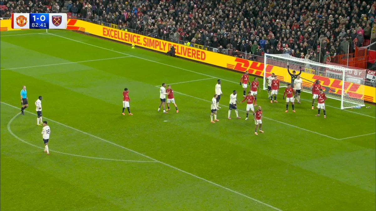 Soungoutou Magassa levels for West Ham at Old Trafford! 🤯