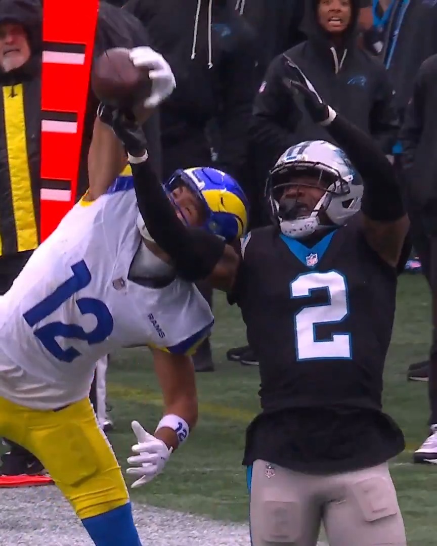 A trio of catches you had to see to believe highlight Week 13's top plays ‼️ @Snickers