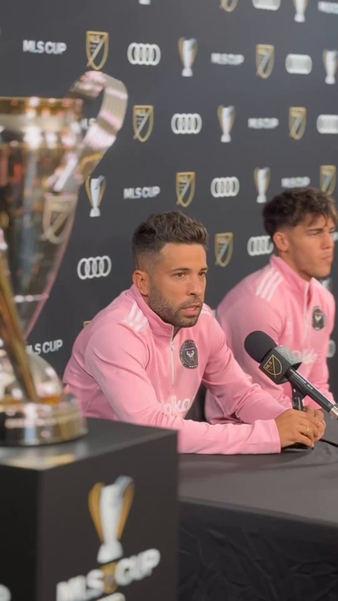 🎙️ Jordi: “Ese niño que soñaba con jugar en primera división ha cumplido todos sus sueños”. 🥹💗