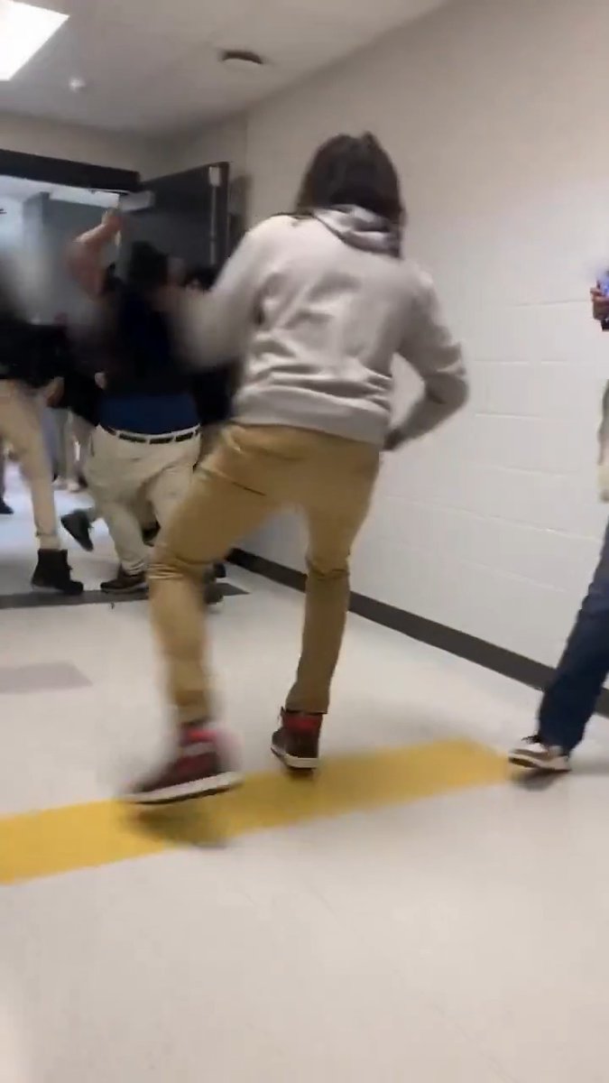 One student decided it was a good idea to use a pair of scissors as a weapon during a fight at a government school, St. Helena Central High School, in Greensburg, Louisiana. Plan accordingly... #rural #GovernmentSchool #crime #decay #FailedState #Louisiana #cajun #3rdworld #scissors