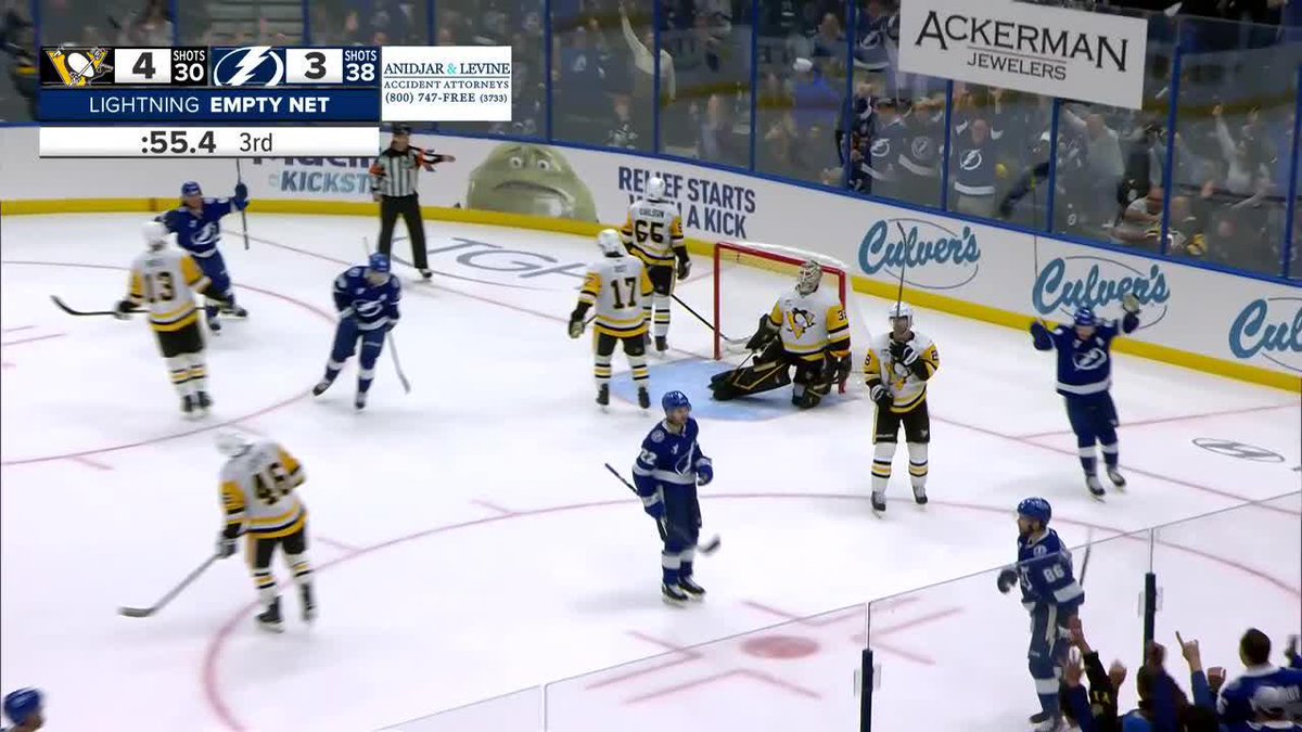 KUCHEROV TIES IT RIGHT BACK UP WITH A MINUTE LEFT ⚡️ WHAT A RIP 🎯