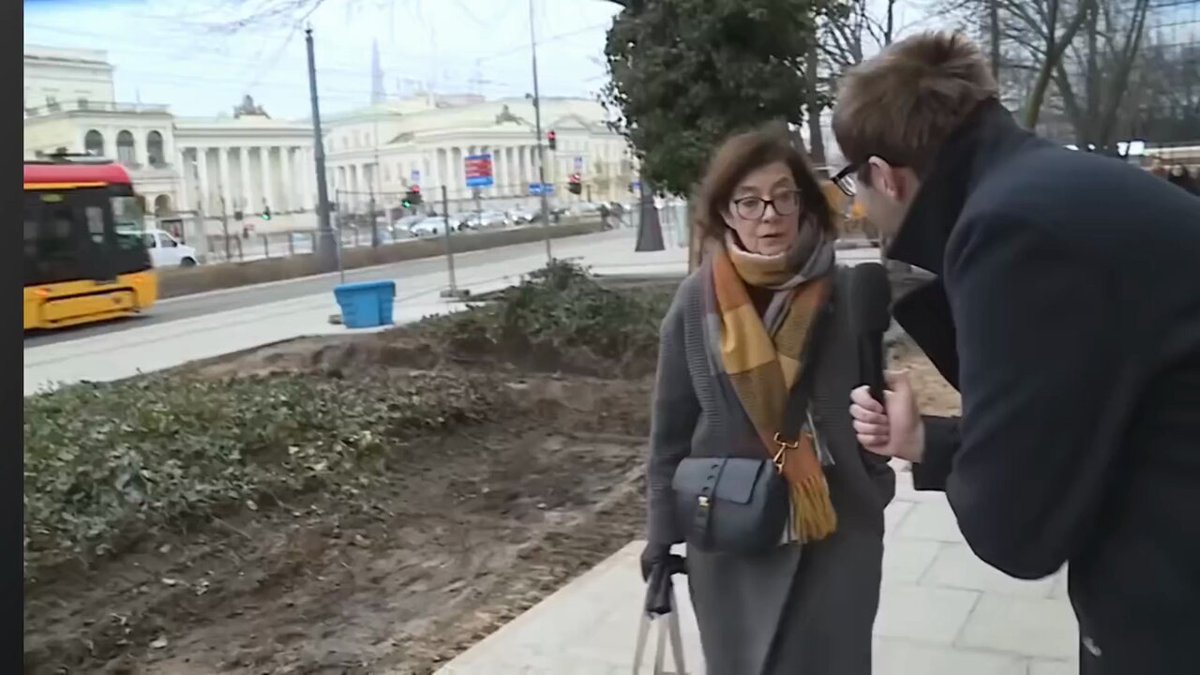 Typowa przedstawicielka sekty Tuska. Nie słuchała kierownika, przez brak czasu oczywiście, bo musiała słuchać co mówią pisofcy. 🙈🤣🤣🤣🤣
