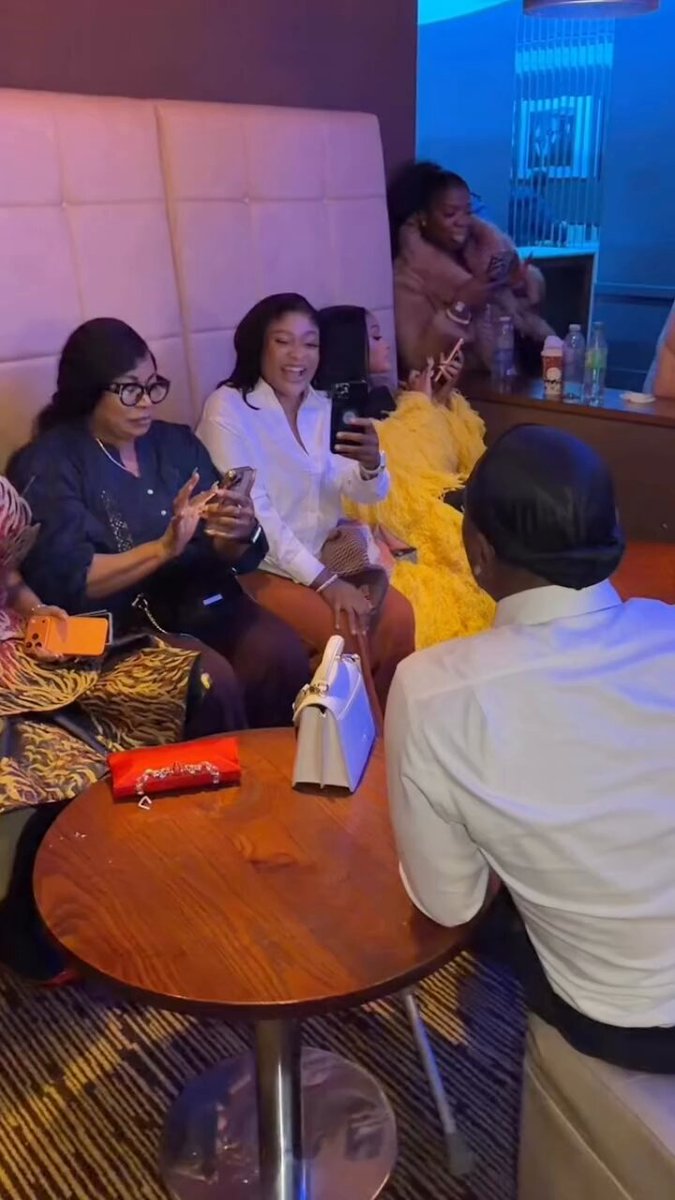 Tunde Perry hyping up Iyabo Ojo and Funke Akindele in the Uk… see as e sound like KWAM 1😂✨