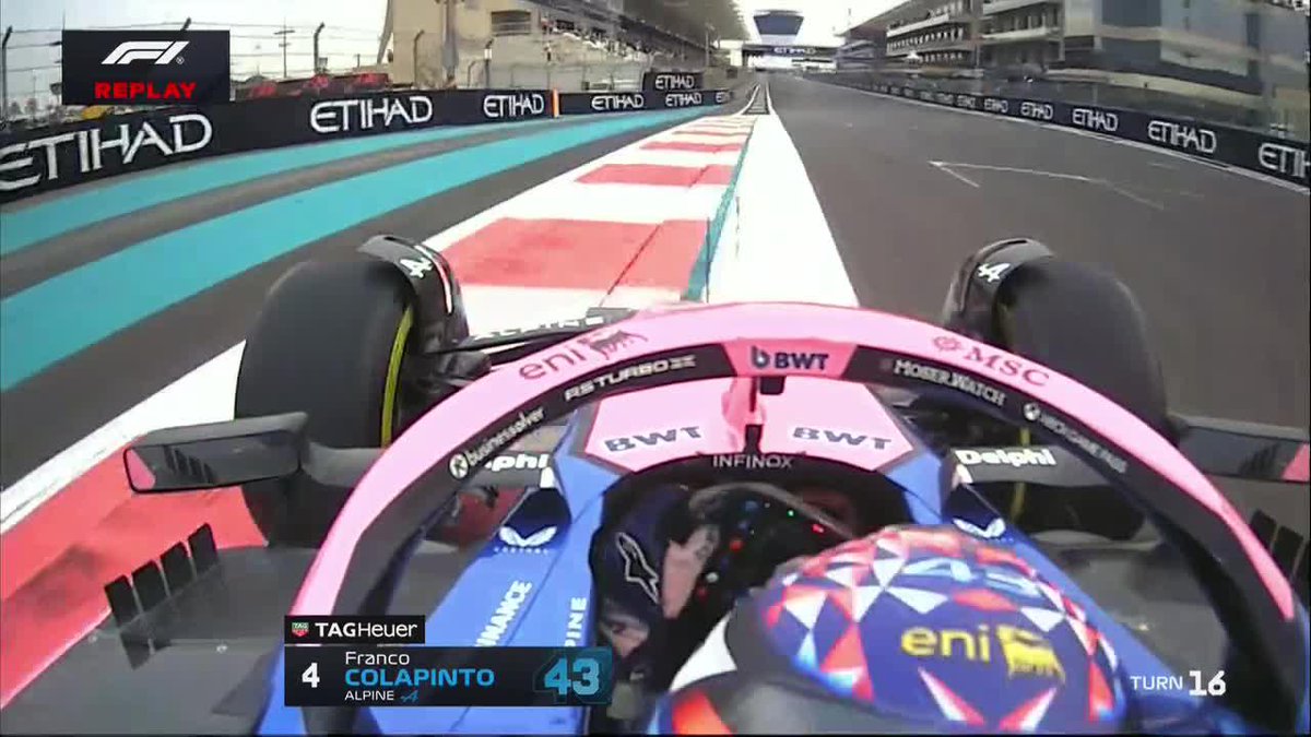 [DEPORTES] En el Gran Premio de Abu Dhabi, Colapinto tuvo un arranque estresante: en una de las prácticas, el Alpine se salió de control, se fue de la pista y el piloto argentino tuvo que hacer una maniobra en una de las curvas para no estrellarse.