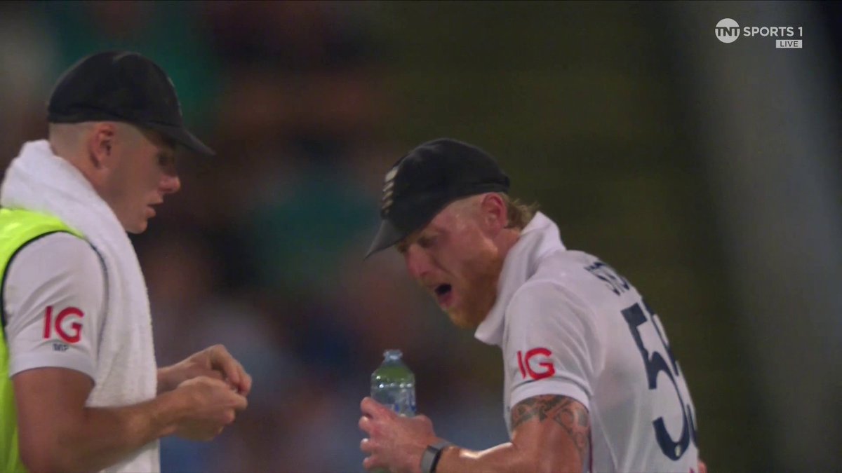 Ben Stokes reacting to the pickle juice treatment for his cramp 😂 🥴 Watch #TheAshes LIVE on TNT Sports and discovery+ 📺