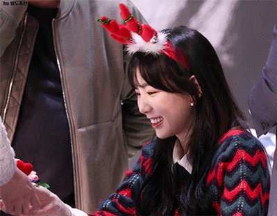 아니 태연언니 팬싸에서 부들부들 떨면서 꽃 주던 팬 아직도 기억하고 있음ㅠㅋㅋㅋㅋㅋㅋㅋㅋ 개뿜
