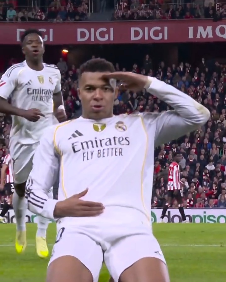 Deixou arrancar... esquece. Kylian Mbappé, 55 gols pelo Real Madrid em 2025, e contando.