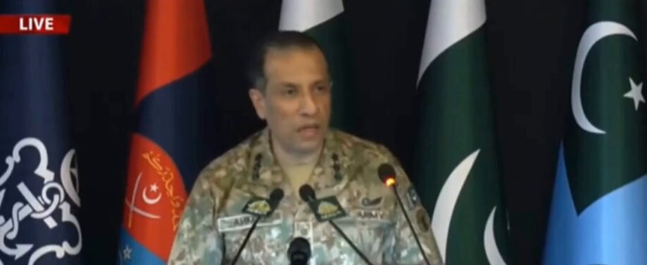 کیا خیبر پختون خوا کے مقدر میں لکھ دیا گیا ہے کہ اُن پر مسلط ’’ایک ٹولہ‘‘ عوام کے مقدر سے کھیلتا رہے۔ ڈی جی آئی ایس پی آر