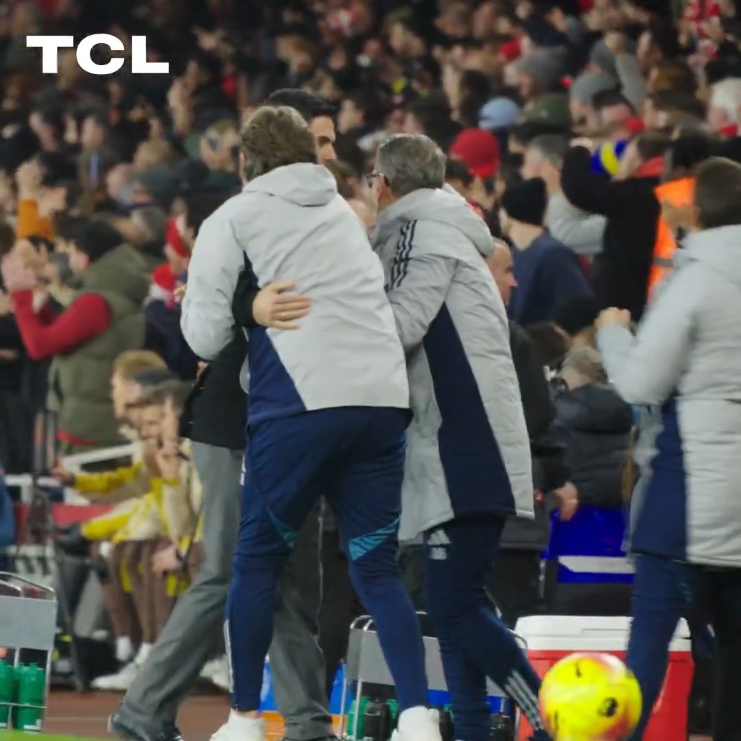 A towering header 😮‍💨 Arteta's Bench Cam reaction to Merino's opener 🎥 🤝 TCL Electronics