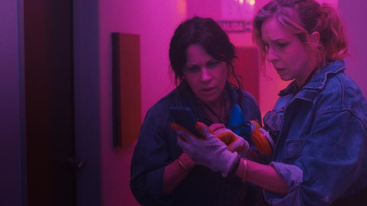 📺 Tráiler oficial de “EL TIEMPO DE LAS MOSCAS”, la serie basada en la novela de Claudia Piñeiro que será protagonizada por Nancy Dupláa y Carla Peterson Estrena el 1 de enero
