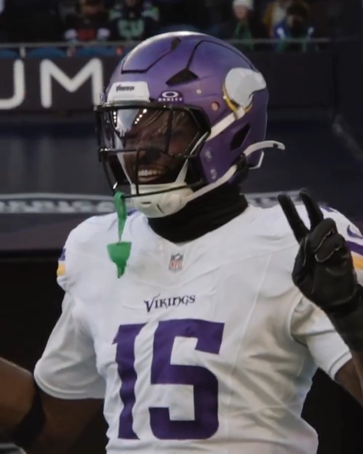 What a beautiful move by Dallas Turner 📺: #WASvsMIN on FOX Sports: NFL
