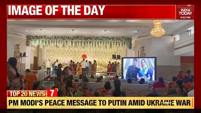 #ImageOfTheDay | IndiGo's mass flight cancellation leads to online reception of newlywed Karnataka couple #NewsToday | @SardesaiRajdeep